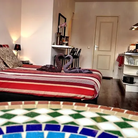 Bed & Breakfast Tulip Of 3*